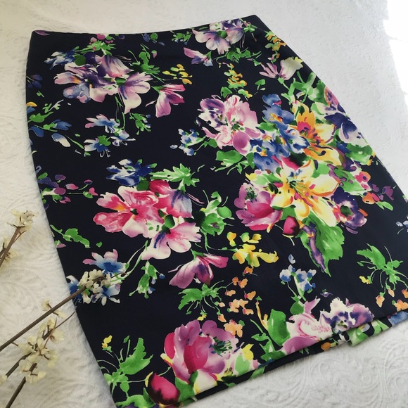 Lauren Ralph Lauren Dresses & Skirts - ⭐️RALPH LAUREN FLORAL SKIRT⭐️ FLOWER COLORFUL